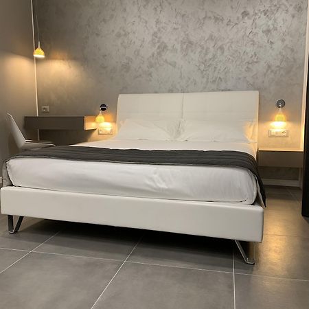 Aparthotel Bossi Milan Bagian luar foto